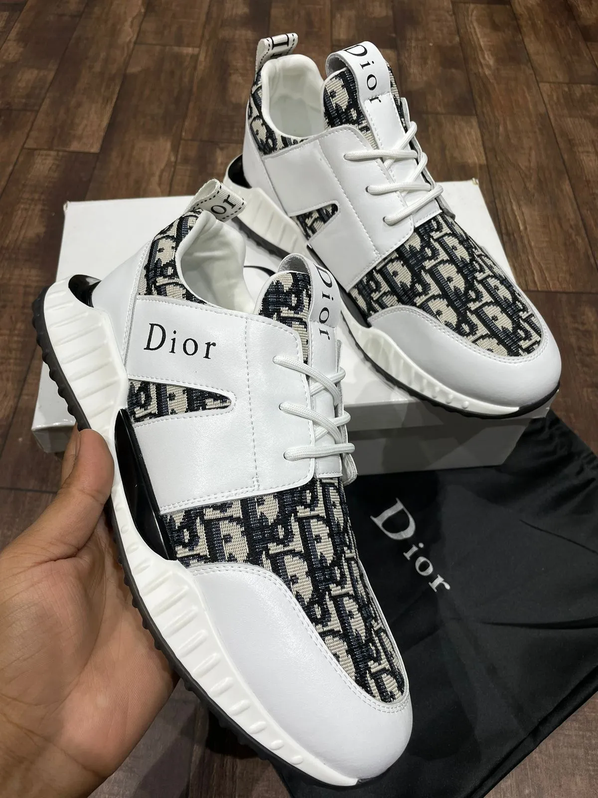 CHRISTION DIOR || Claf Leather Logo Trainer Shoes In White