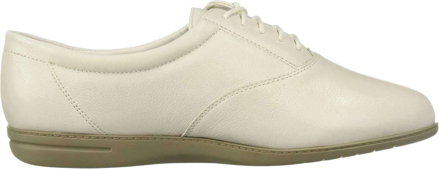 Easy Spirit Women's Motion Leather Oxford