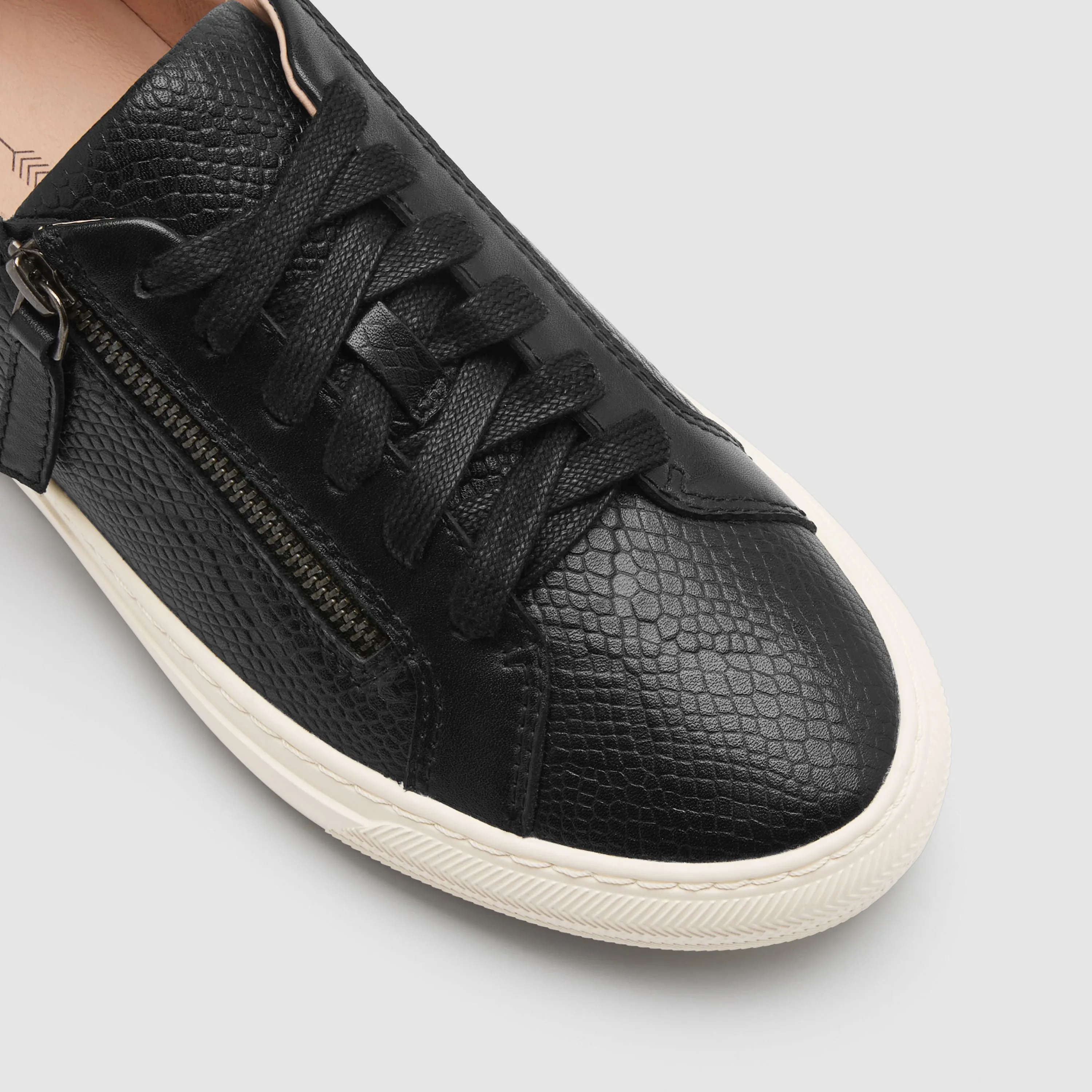 Frankie4 Billie Black Reptile Emboss Leather Sneaker