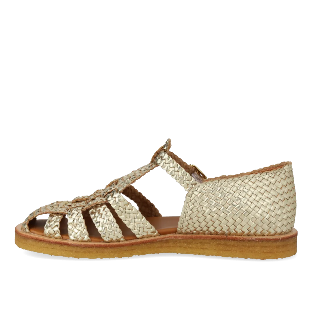 Hand-braided strap sandal with buckle