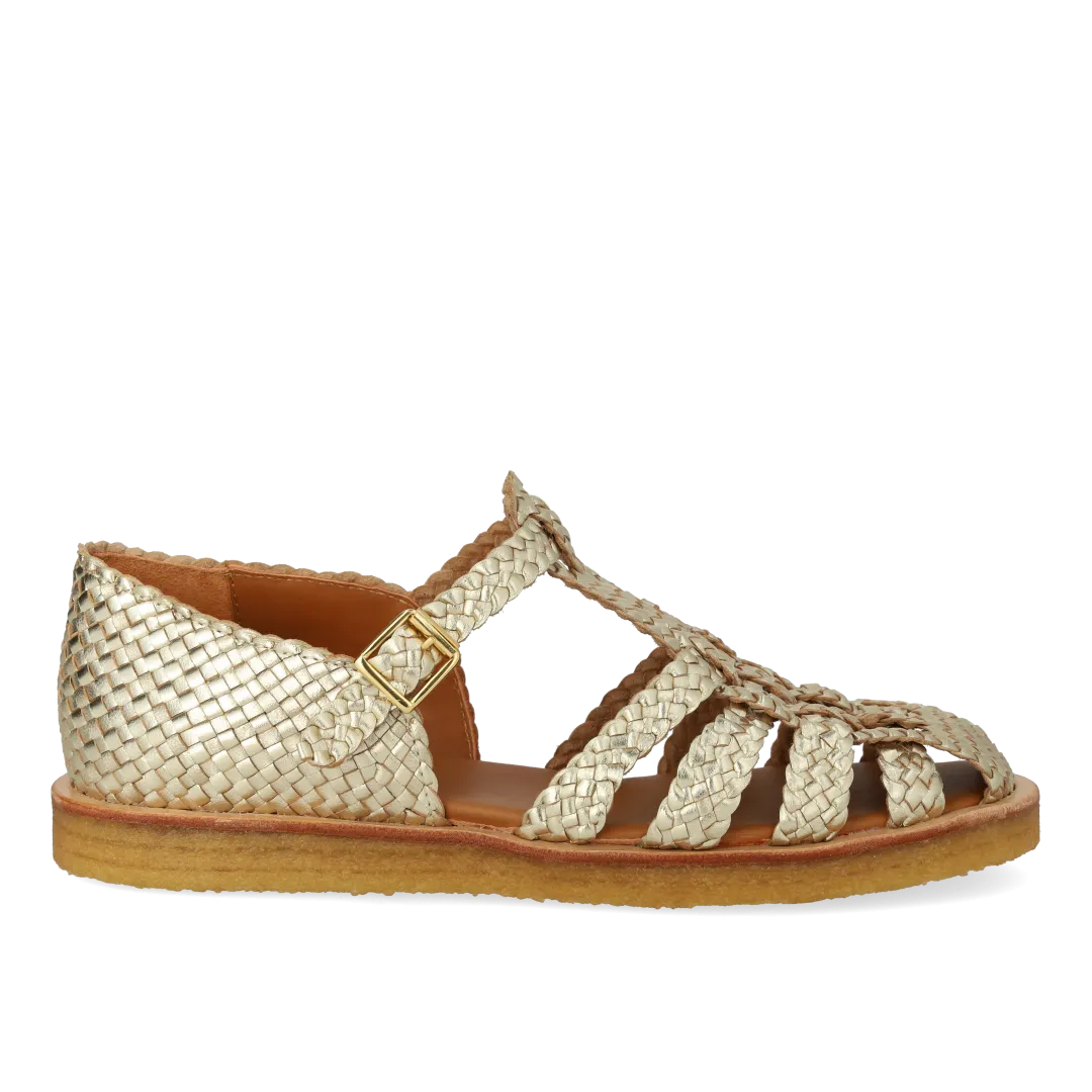 Hand-braided strap sandal with buckle
