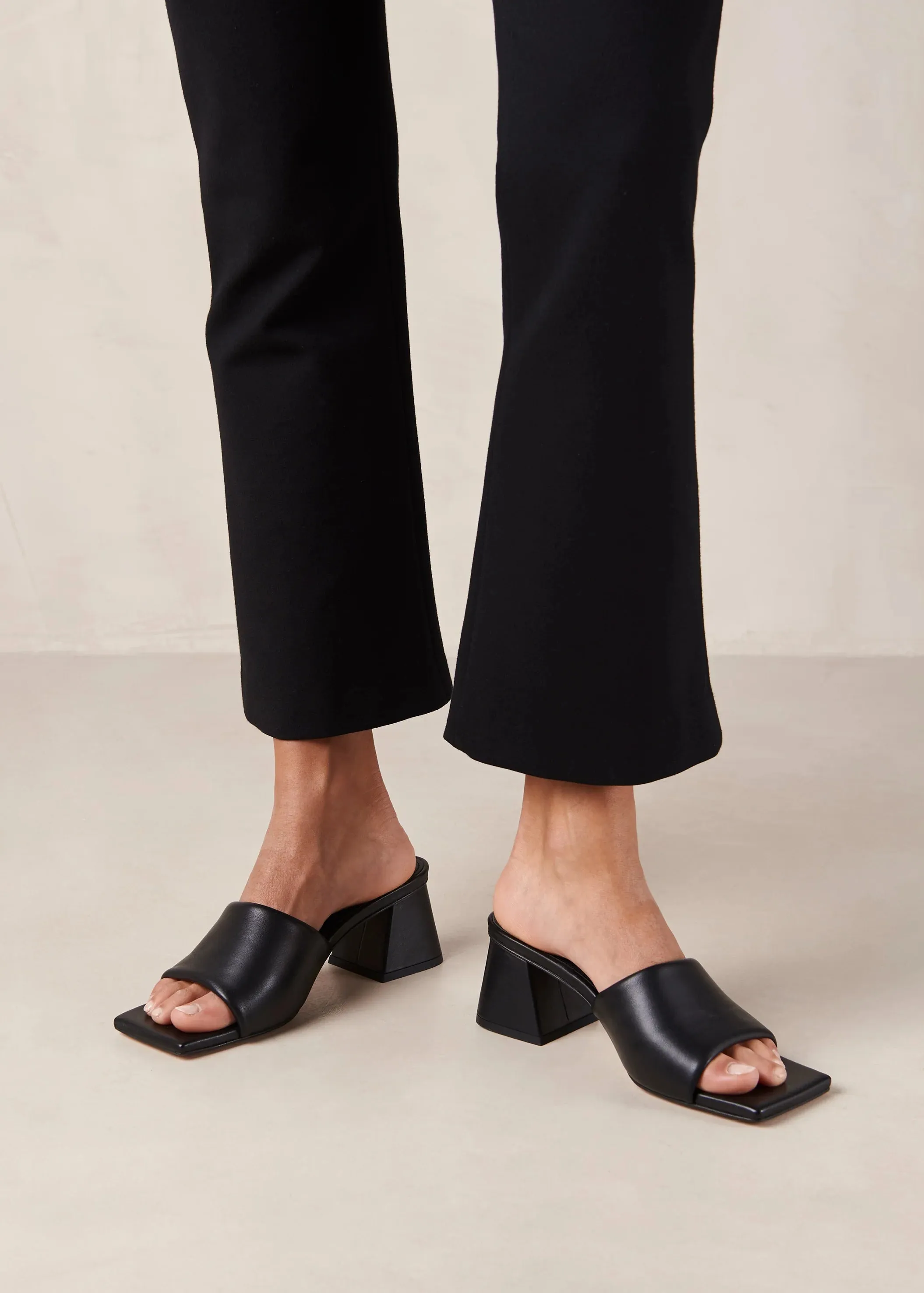 leather sandals - brushed - black
