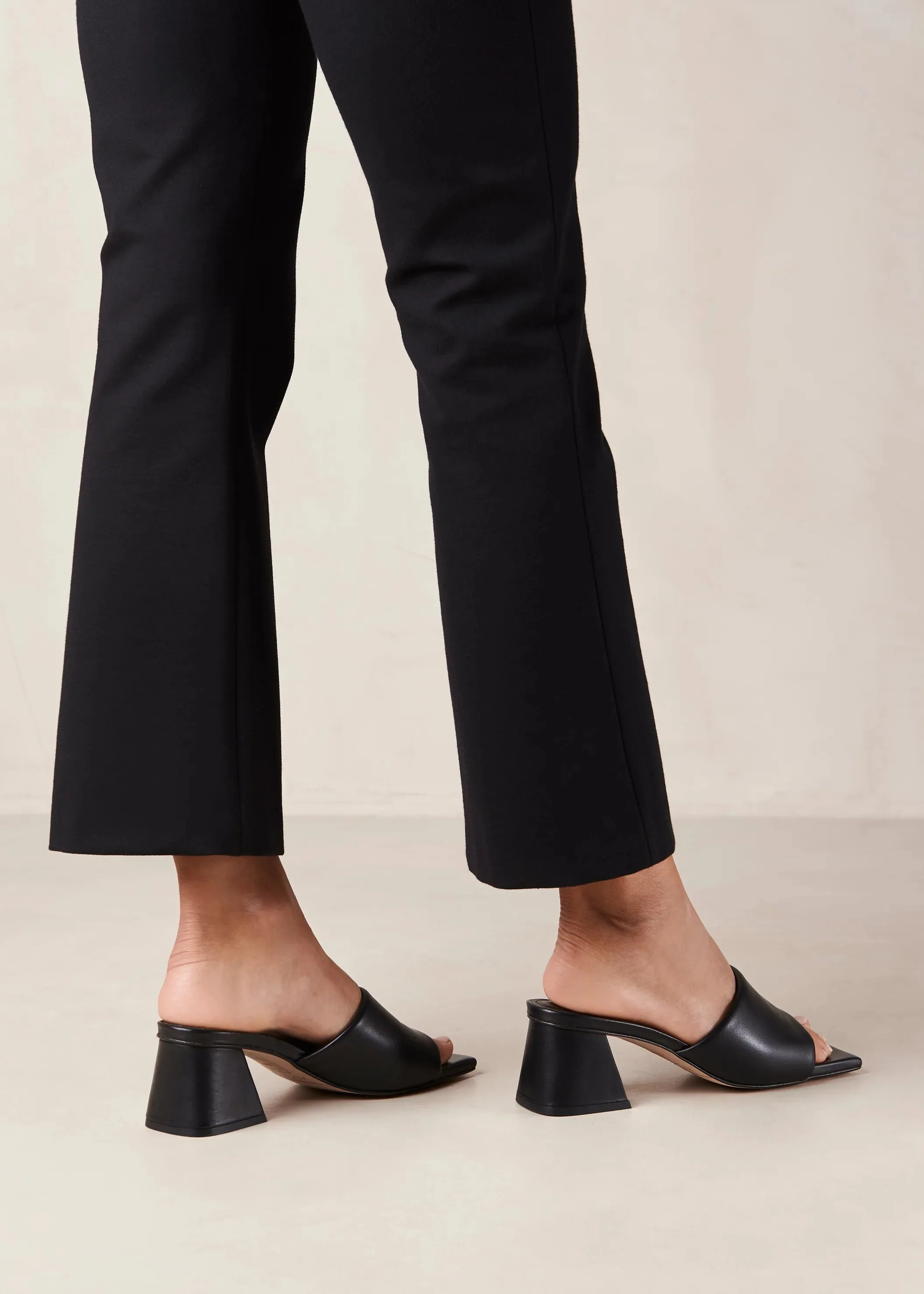 leather sandals - brushed - black