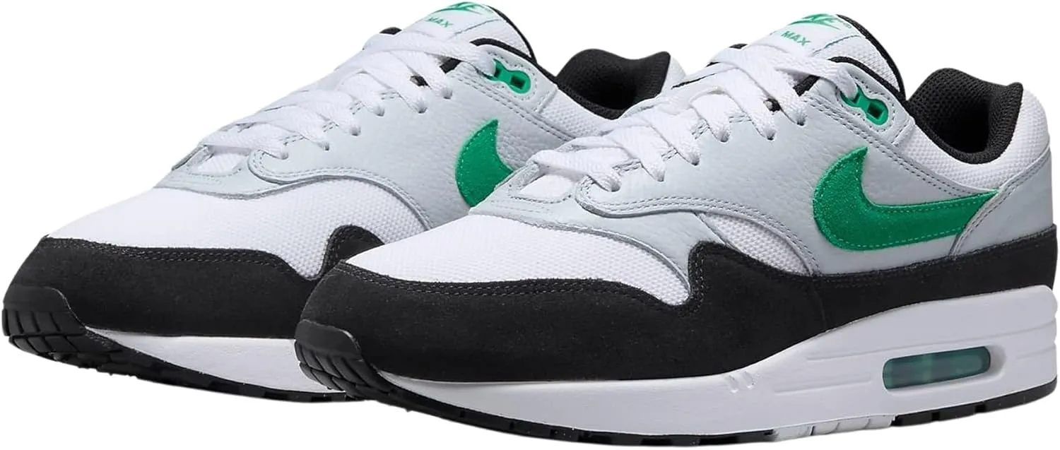 NIKE Men's Sneaker
