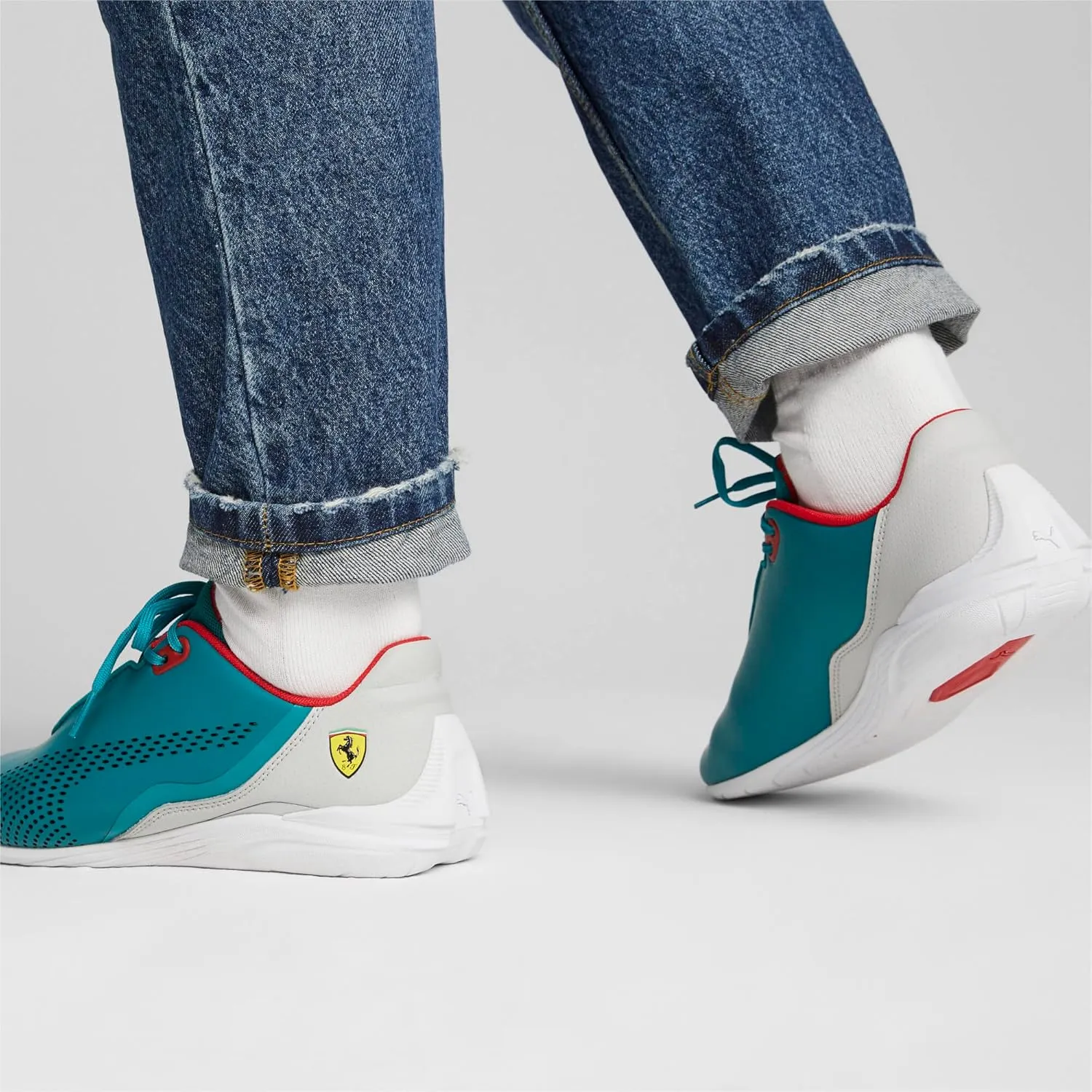 PUMA Men's Ferrari Drift Cat Decima Sneaker