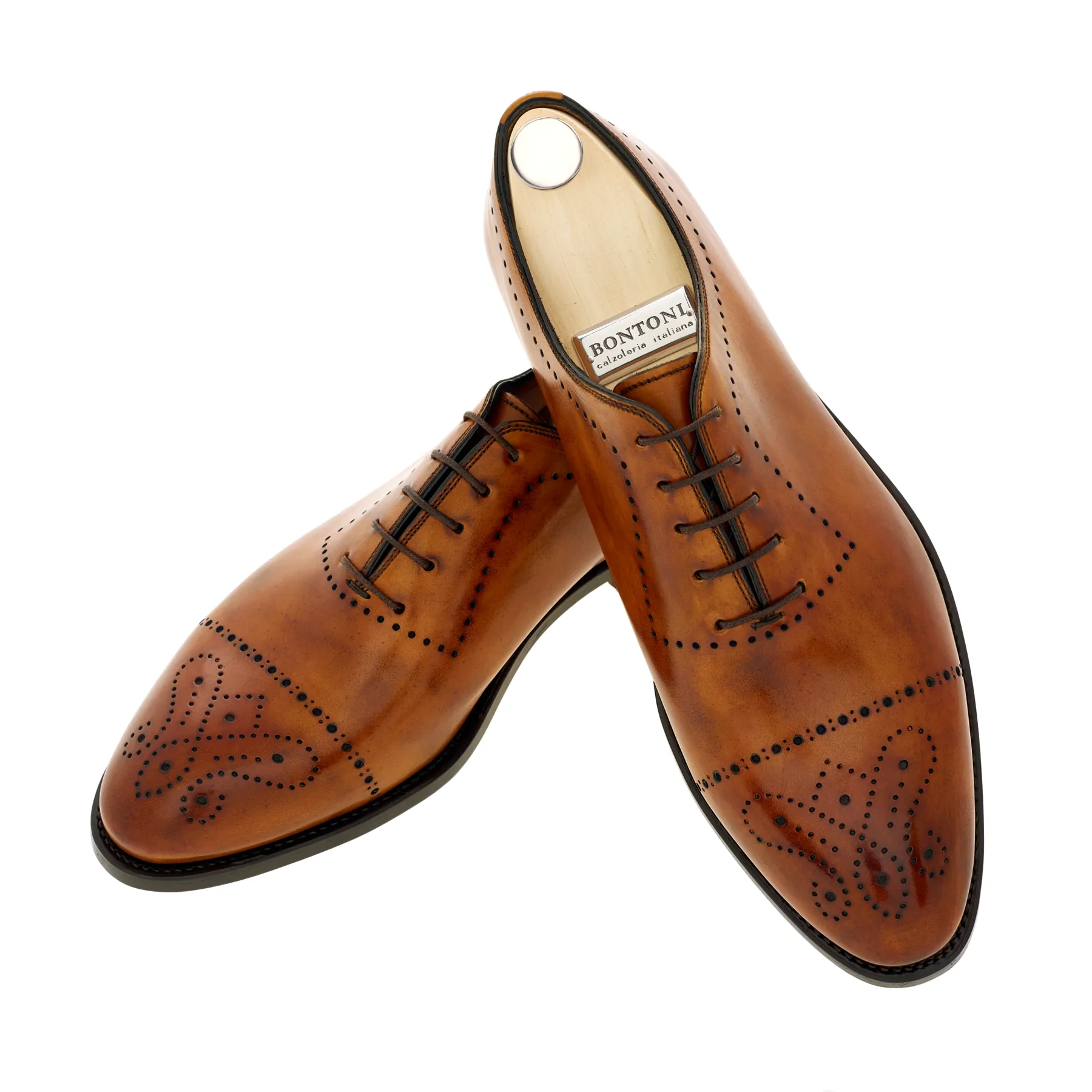 "Brera" Five-Eyelet Wholecut Balmoral with Perforated Details and Medallion