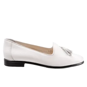 Trotters Liz Tassel T2224-100 Womens White Leather Loafer Flats Shoes