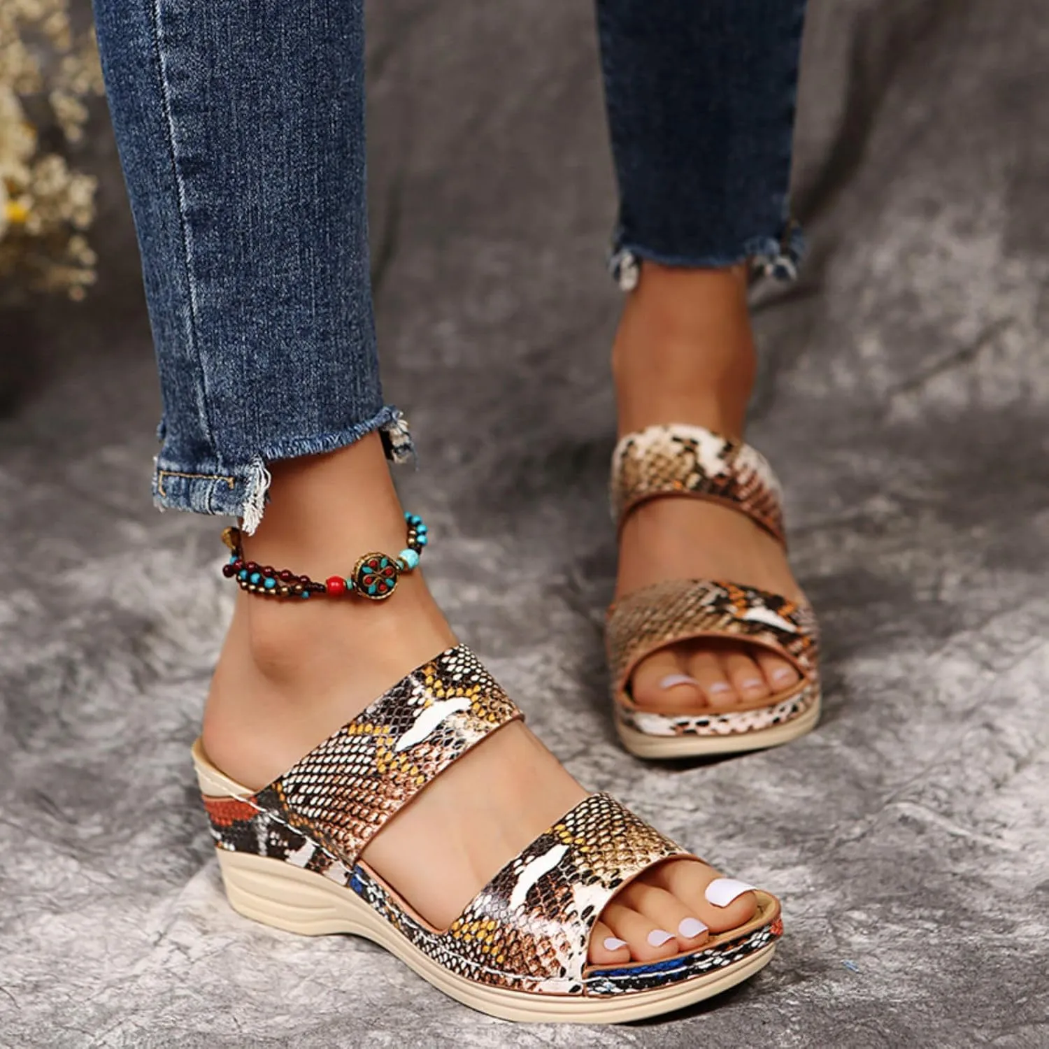 Women'S Dressy Fashion Sandals: Leopard Print Wedge Open Toe Flat Walking Slippers with Arch Support Comfortable Sandals 2025